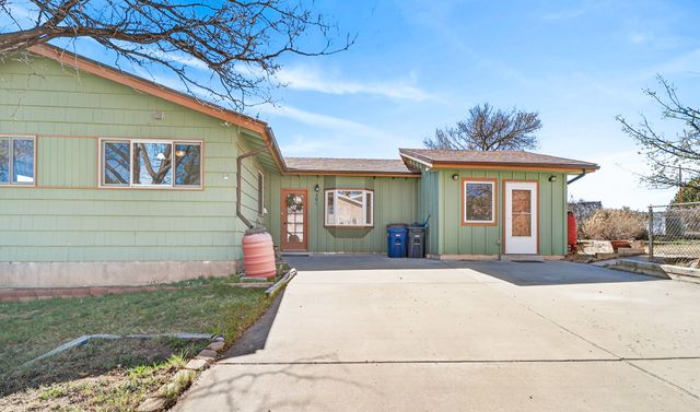 391 Manhattan Loop, Los Alamos, NM 87544