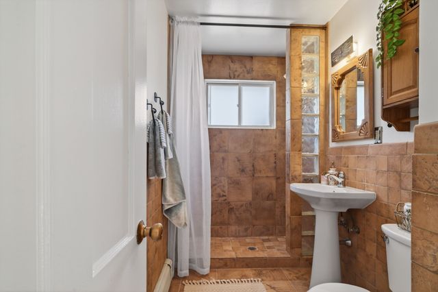 391 Manhattan Loop, Los Alamos, NM 87544