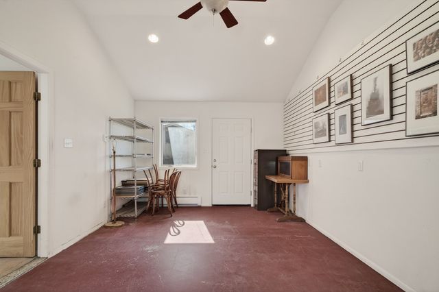 391 Manhattan Loop, Los Alamos, NM 87544