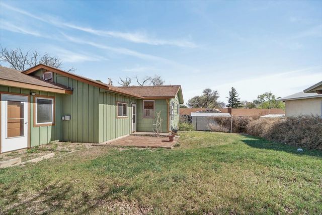 391 Manhattan Loop, Los Alamos, NM 87544