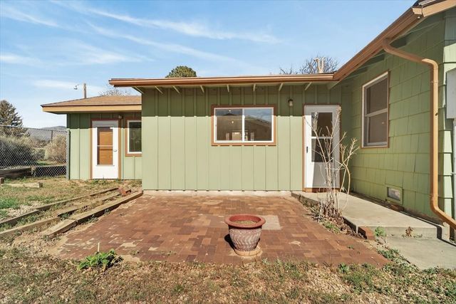 391 Manhattan Loop, Los Alamos, NM 87544