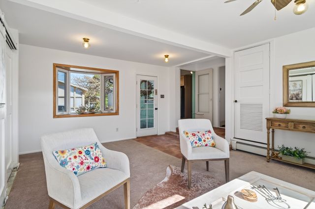 391 Manhattan Loop, Los Alamos, NM 87544