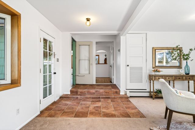 391 Manhattan Loop, Los Alamos, NM 87544