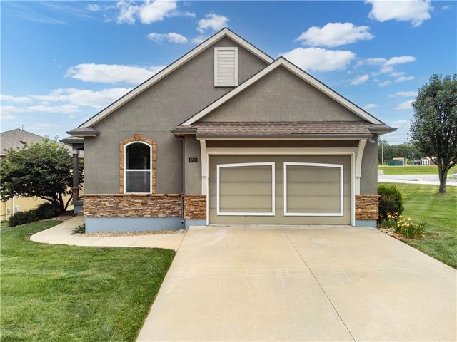 4701 Indigo Hills Drive, Blue Springs, MO 64015
