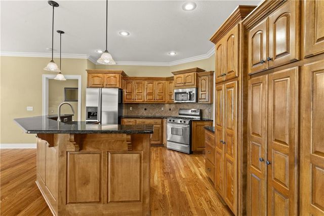 4701 Indigo Hills Drive, Blue Springs, MO 64015