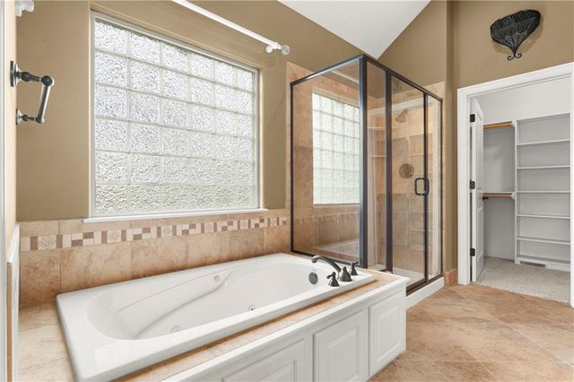 4701 Indigo Hills Drive, Blue Springs, MO 64015
