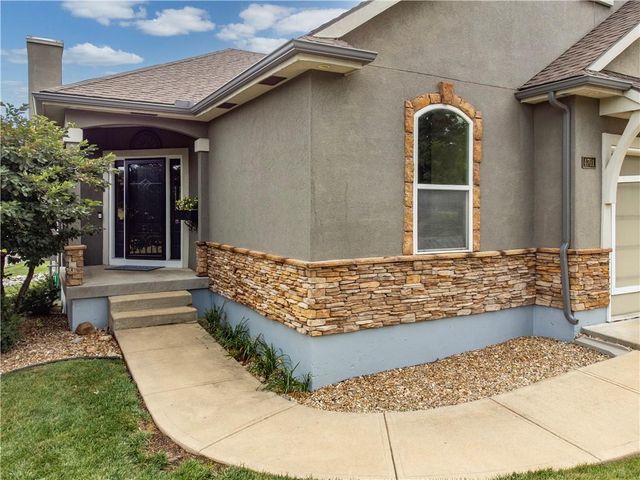4701 Indigo Hills Drive, Blue Springs, MO 64015