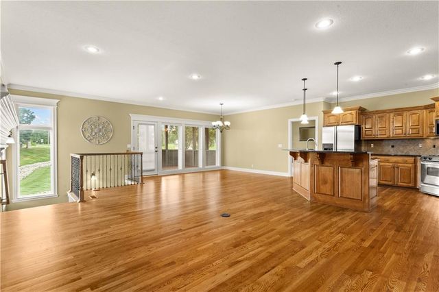 4701 Indigo Hills Drive, Blue Springs, MO 64015