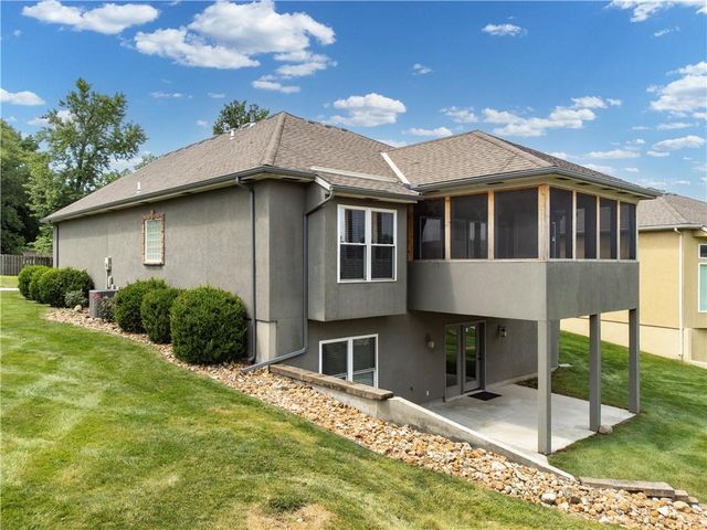 4701 Indigo Hills Drive, Blue Springs, MO 64015