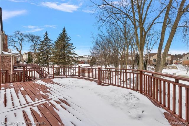 1412 Marina Pointe Boulevard, Lake Orion, MI 48362