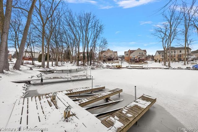 1412 Marina Pointe Boulevard, Lake Orion, MI 48362