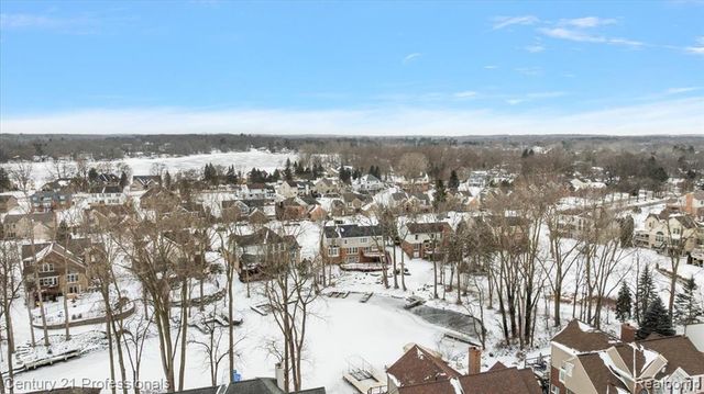 1412 Marina Pointe Boulevard, Lake Orion, MI 48362