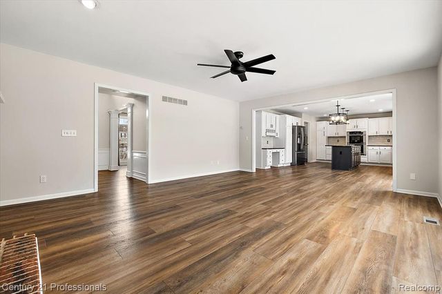 1412 Marina Pointe Boulevard, Lake Orion, MI 48362