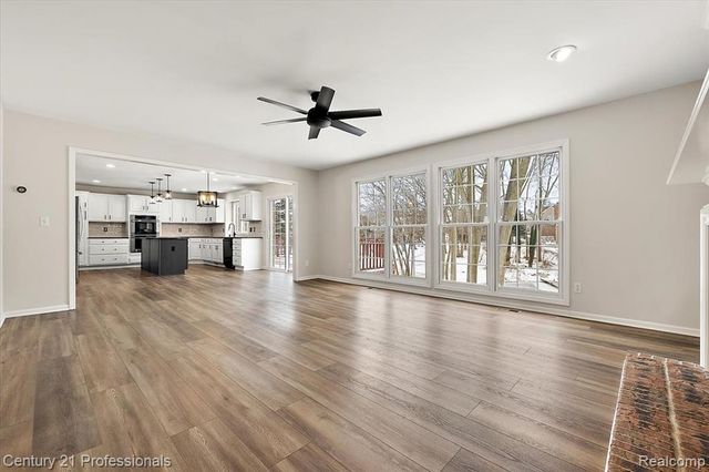 1412 Marina Pointe Boulevard, Lake Orion, MI 48362