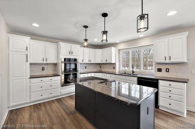 1412 Marina Pointe Boulevard, Lake Orion, MI 48362