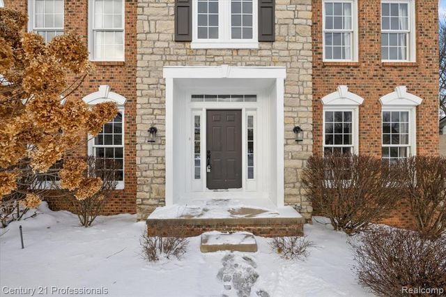 1412 Marina Pointe Boulevard, Lake Orion, MI 48362