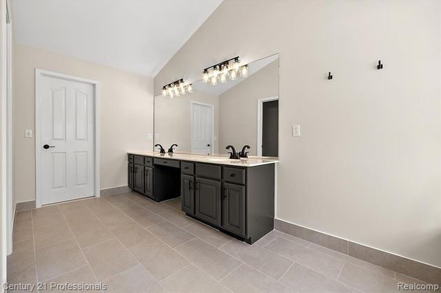 1412 Marina Pointe Boulevard, Lake Orion, MI 48362