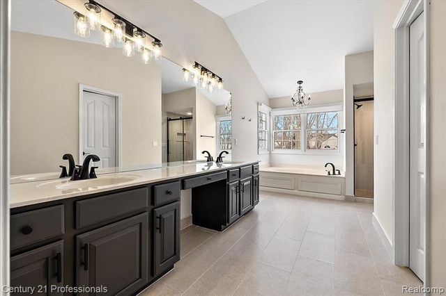 1412 Marina Pointe Boulevard, Lake Orion, MI 48362