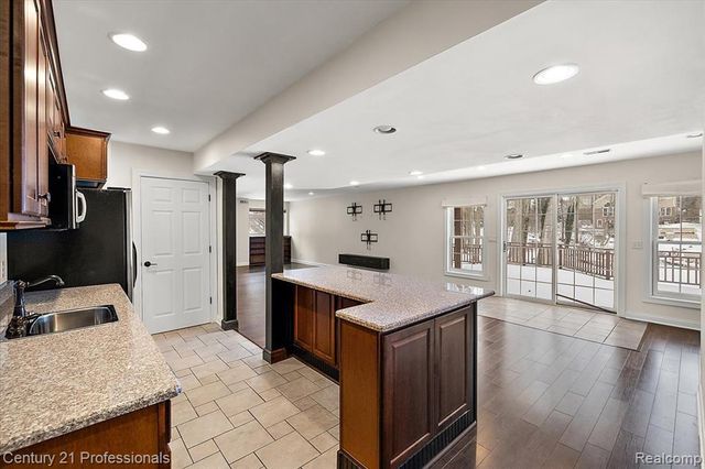 1412 Marina Pointe Boulevard, Lake Orion, MI 48362