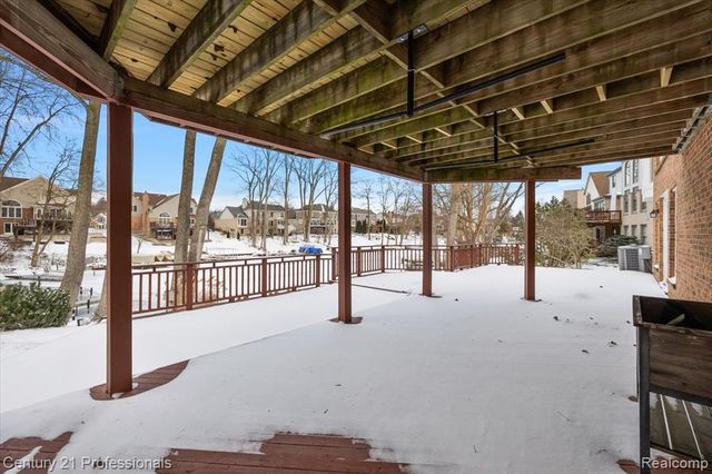 1412 Marina Pointe Boulevard, Lake Orion, MI 48362