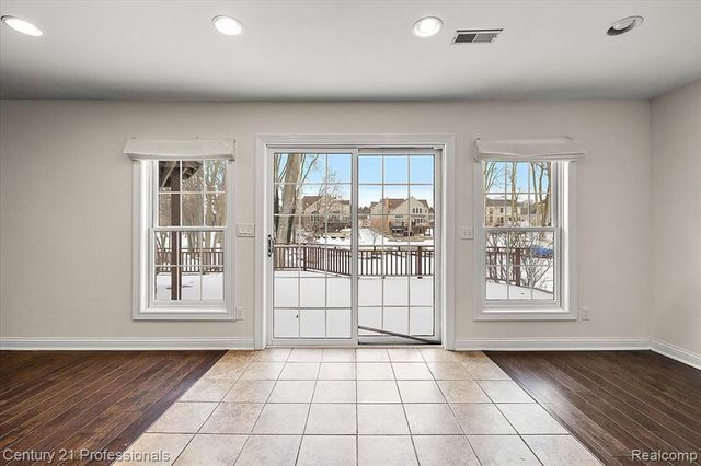 1412 Marina Pointe Boulevard, Lake Orion, MI 48362