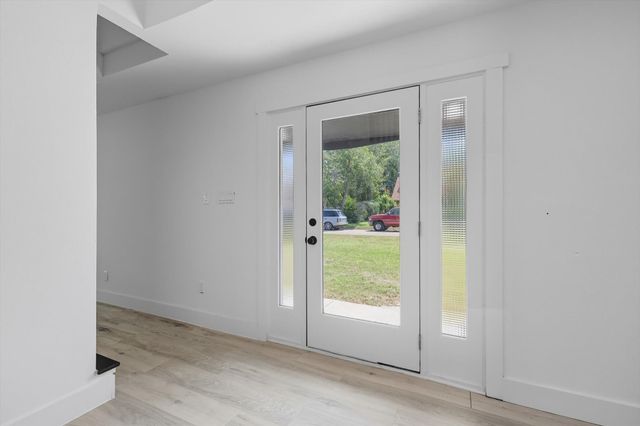 1703 FOSTER Drive, Arlington, TX 76012