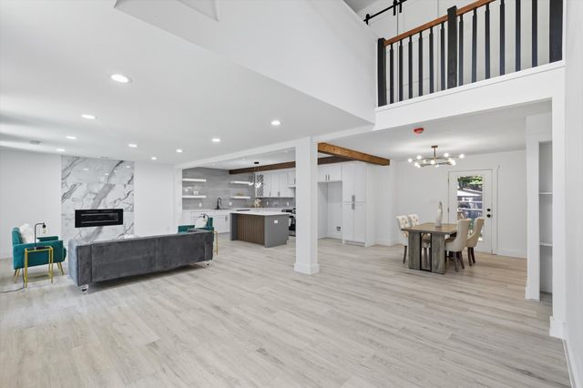 1703 FOSTER Drive, Arlington, TX 76012