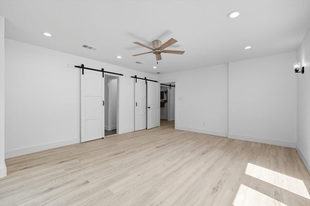 1703 FOSTER Drive, Arlington, TX 76012