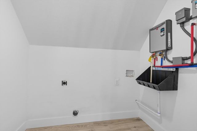 1703 FOSTER Drive, Arlington, TX 76012