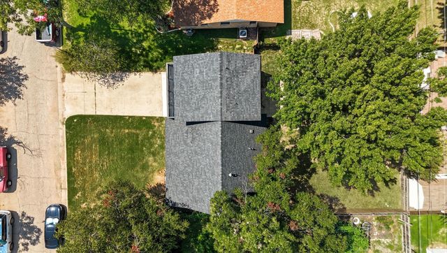 1703 FOSTER Drive, Arlington, TX 76012