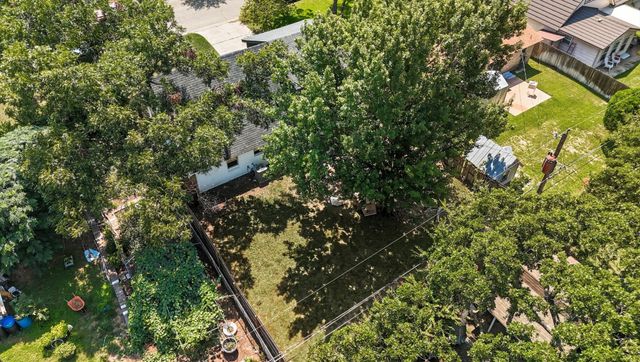 1703 FOSTER Drive, Arlington, TX 76012