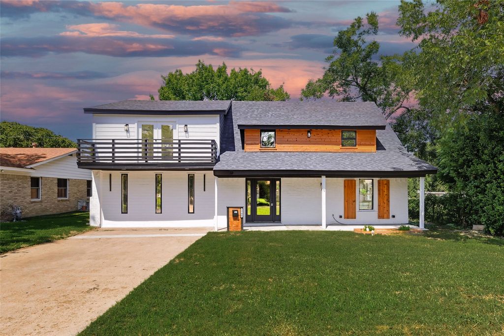 1703 FOSTER Drive, Arlington, TX 76012