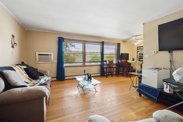 6972 W Belmont Avenue 4, Chicago, IL 60634