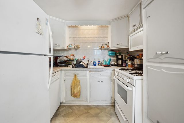 6972 W Belmont Avenue 4, Chicago, IL 60634