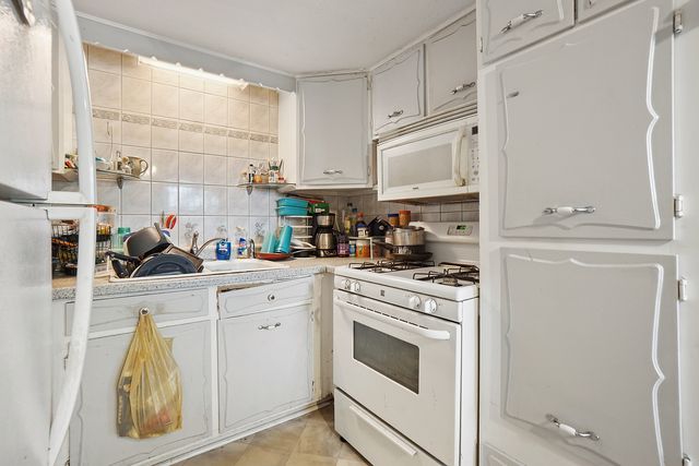 6972 W Belmont Avenue 4, Chicago, IL 60634