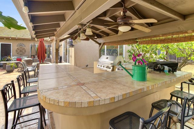 516 Rye Ct, Roseville, CA 95747