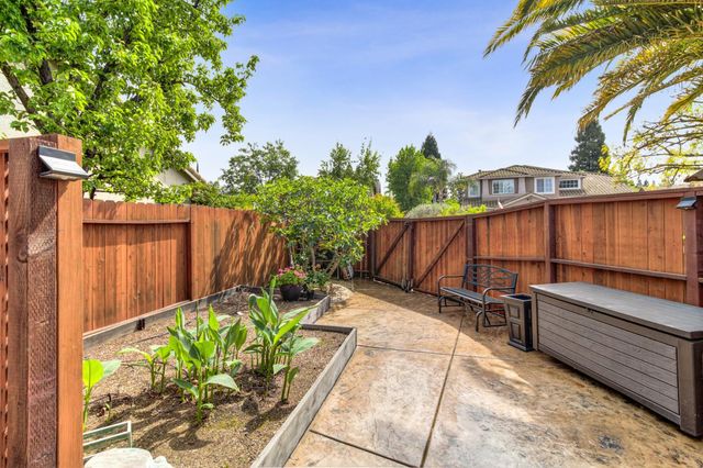 516 Rye Ct, Roseville, CA 95747