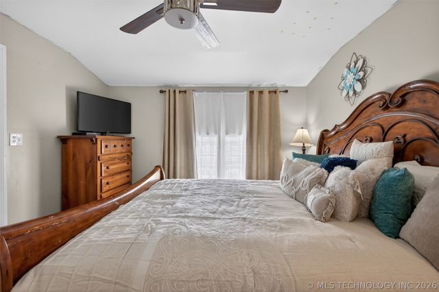 108 Maple Street, Locust Grove, OK 74352