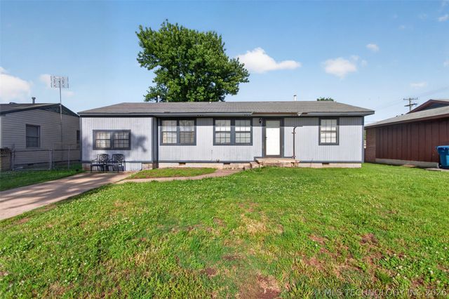 108 Maple Street, Locust Grove, OK 74352