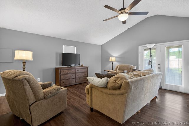 108 Maple Street, Locust Grove, OK 74352