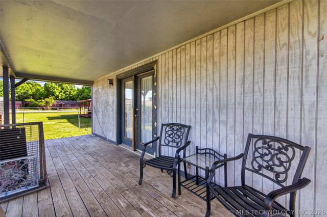 108 Maple Street, Locust Grove, OK 74352