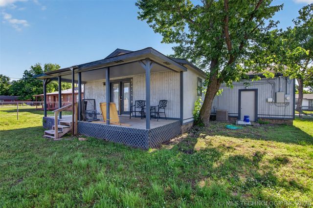 108 Maple Street, Locust Grove, OK 74352