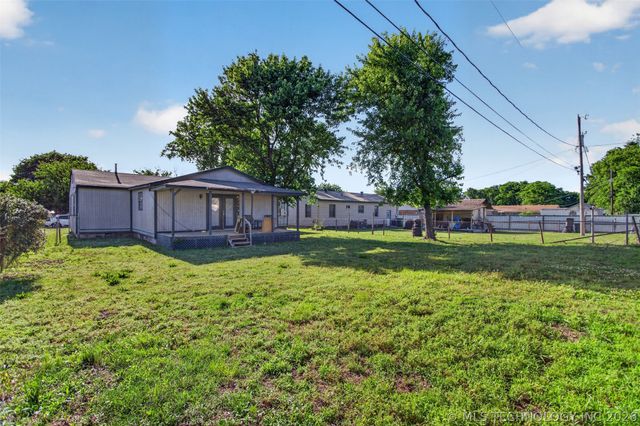108 Maple Street, Locust Grove, OK 74352