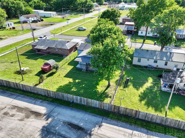 108 Maple Street, Locust Grove, OK 74352