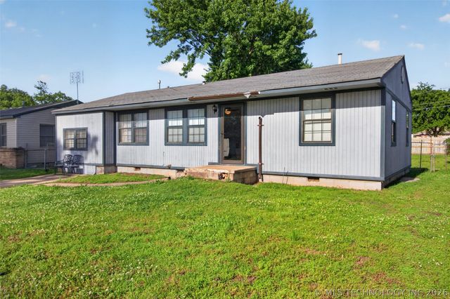 108 Maple Street, Locust Grove, OK 74352