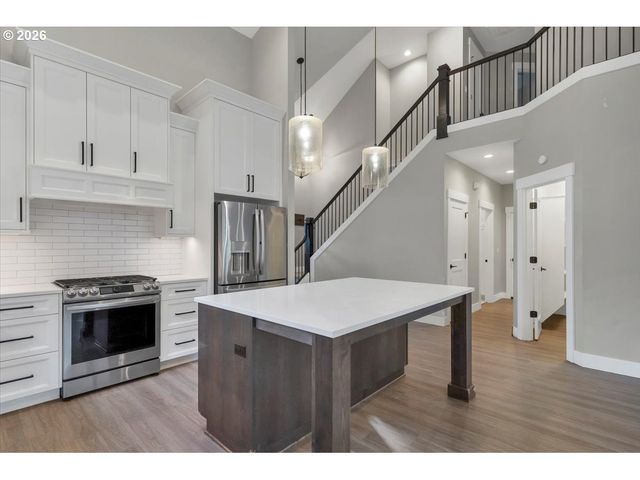 1624 YORK BUTTE Ave, Salem, OR 97301