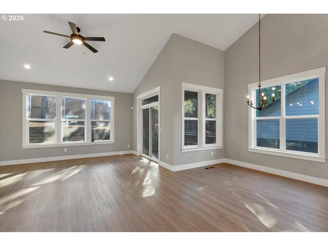 1624 YORK BUTTE Ave, Salem, OR 97301