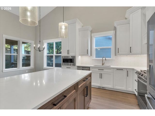 1624 YORK BUTTE Ave, Salem, OR 97301