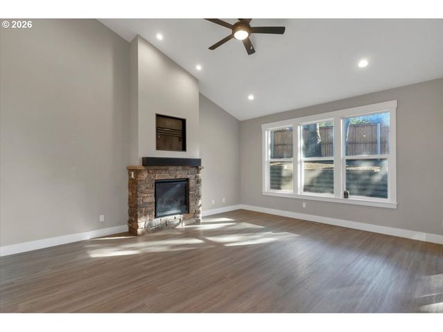 1624 YORK BUTTE Ave, Salem, OR 97301