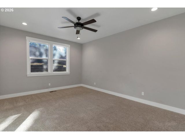 1624 YORK BUTTE Ave, Salem, OR 97301